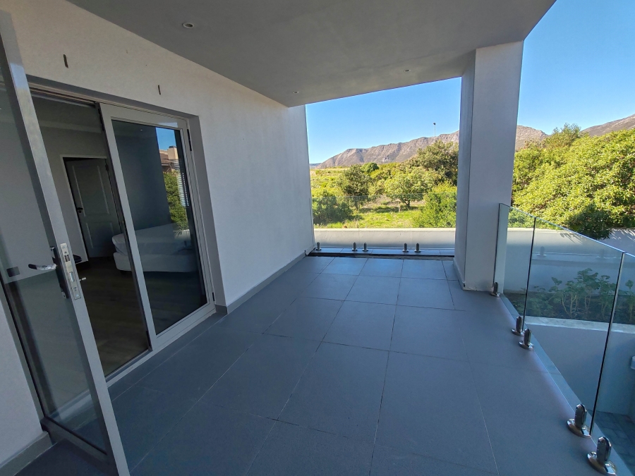 7 Bedroom Property for Sale in Perlemoenbaai Western Cape